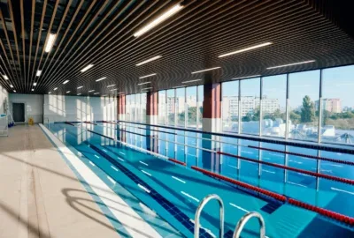 Bazinul de la World Class One High District, unde Swim Factory ține cursuri de înot